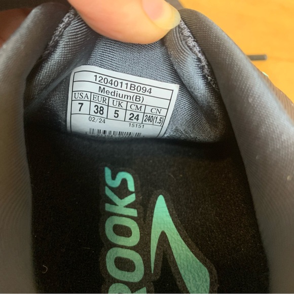 Brooks Women's Running Shoes - Black and Blue - Picture 6 of 7